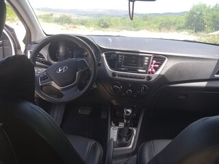 2018 Hyundai Solaris II, белый, 1150000 рублей, вид 4