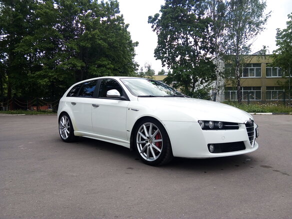 2008 Alfa Romeo 159, белый - вид 1