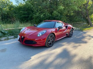 2015 Alfa Romeo 4C, красный, 3950000 рублей, вид 3
