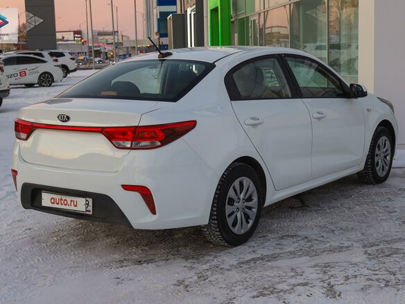 2020 Kia Rio IV, белый, 1190000 рублей - вид 4