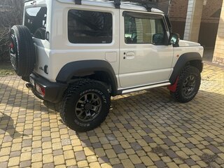 2018 Suzuki Jimny IV, белый, 2400000 рублей, вид 3