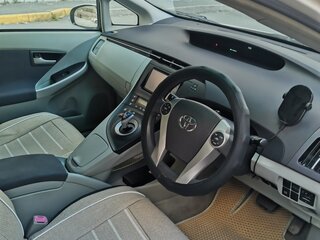 2010 Toyota Prius III (XW30), белый, 1170000 рублей, вид 4