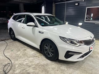 2019 Kia Optima IV Рестайлинг, белый, 2000000 рублей, вид 4