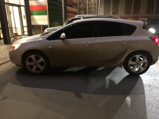 2011 Opel Astra J, белый, 420000 рублей, вид 3