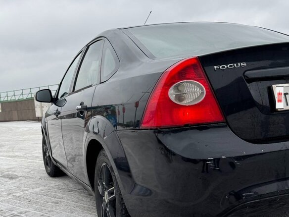 2011 Ford Focus II Рестайлинг, чёрный, 580000 рублей - вид 6