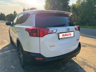 2013 Toyota RAV4 IV (XA40), белый, 1700000 рублей, вид 3
