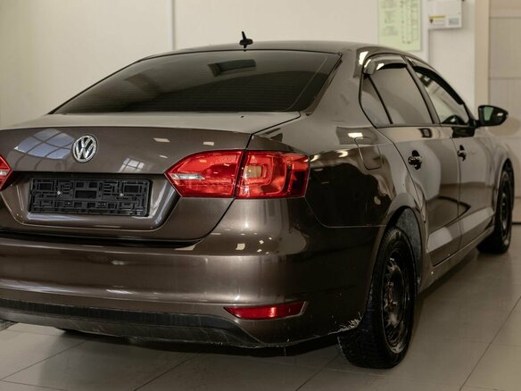 2013 Volkswagen Jetta VI, коричневый, 800000 рублей - вид 11