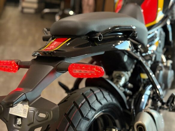 2025 Royal Enfield Guerrilla 450, чёрный, 554000 рублей - вид 10