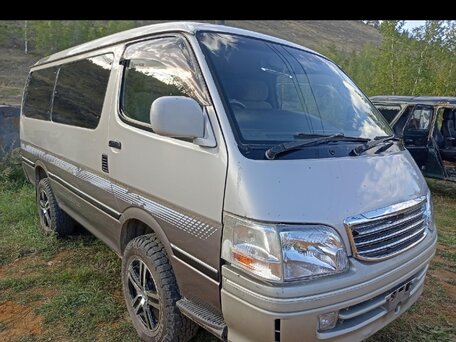 2001 Toyota HiAce, серебристый, 750000 рублей, вид 1