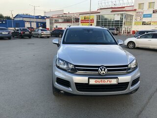 2012 Volkswagen Touareg II, серебристый, 2190000 рублей, вид 2
