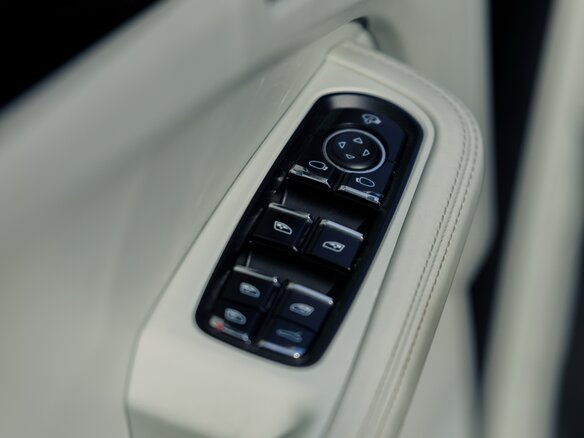 2016 Porsche Macan S Diesel I, серый, 4300000 рублей - вид 7