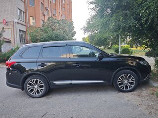 2015 Mitsubishi Outlander III Рестайлинг 2, чёрный, 1600000 рублей, вид 4