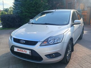 2010 Ford Focus II Рестайлинг, серебристый, 950000 рублей, вид 2