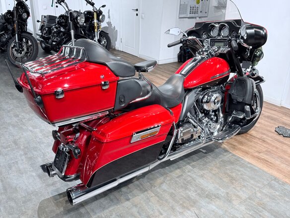 2011 Harley-Davidson Electra Glide, красный, 1399000 рублей - вид 4