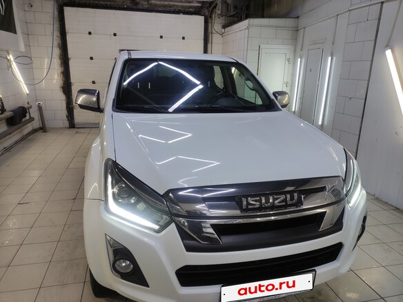 2019 Isuzu D-Max II Рестайлинг, белый, 2750000 рублей