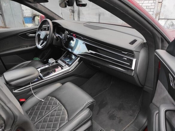 2020 Audi Q8 45 TDI I (4M), красный, 7200000 рублей - вид 7