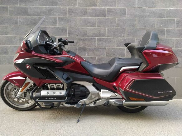 2019 Honda GL 1800 Gold Wing, красный, 2299000 рублей - вид 1