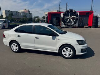2018 Volkswagen Polo V Рестайлинг, белый, 820000 рублей, вид 2