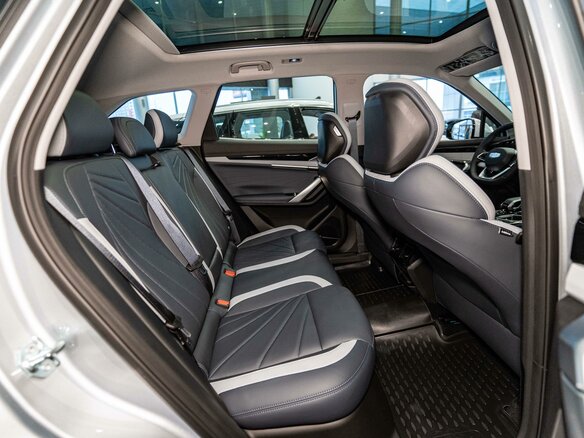 2025 Geely Atlas II, серебристый, 3997651 рублей - вид 21