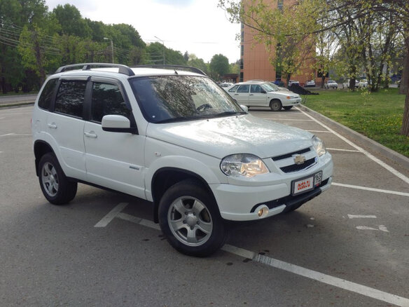 2012 Chevrolet Niva I Рестайлинг, белый - вид 8