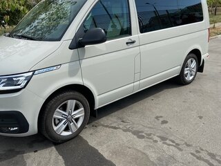 2021 Volkswagen Multivan T6 Рестайлинг, серый, 8500000 рублей, вид 4