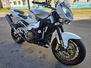 2011 Aprilia Tuono V4, белый, 555628 рублей, вид 3