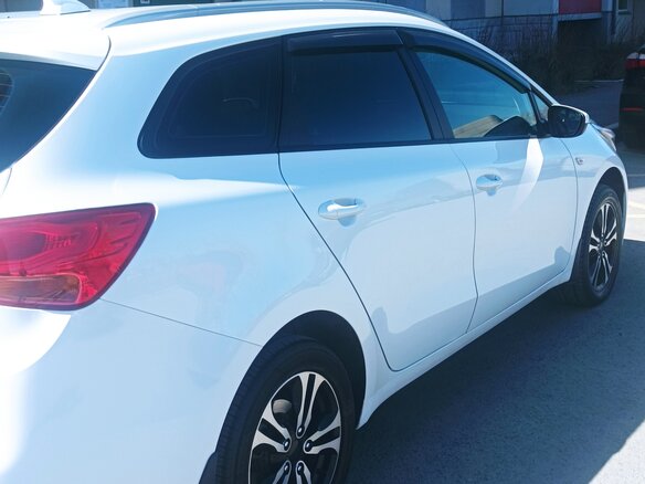 2017 Kia Ceed II Рестайлинг, белый, 1550000 рублей - вид 4