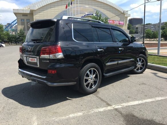 2012 Lexus LX 570 III Рестайлинг, чёрный, 5400000 рублей - вид 9