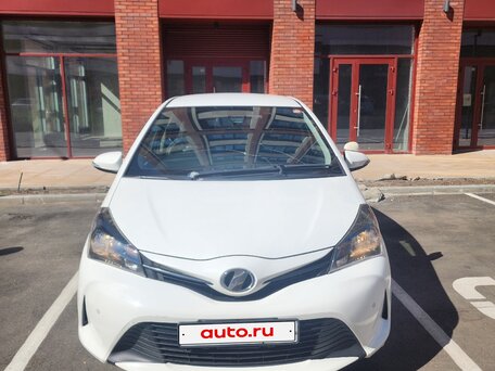 2016 Toyota Vitz III (XP130) Рестайлинг, белый, 780000 рублей, вид 2