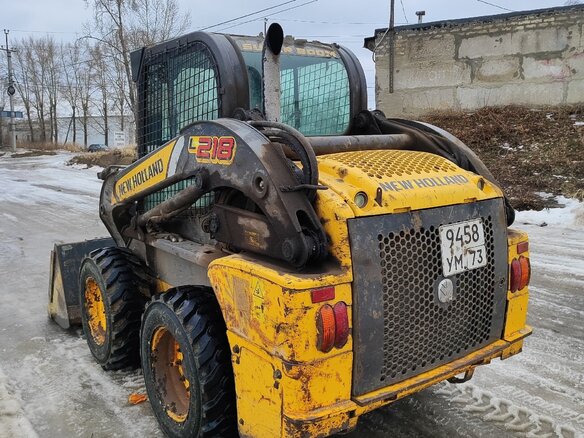 2011 New Holland L - series, жёлтый, 4000000 рублей - вид 2