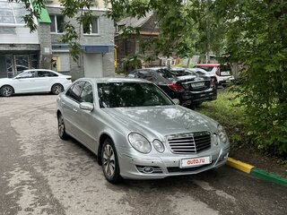 2003 Mercedes-Benz E-Класс 220 III (W211, S211), серебристый, 1050000 рублей, вид 3