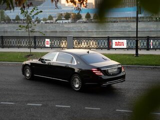 2018 Mercedes-Benz Maybach S-Класс 560 I (X222) Рестайлинг, чёрный, 9999999 рублей, вид 4