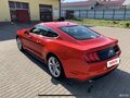 2019 Ford Mustang VI Рестайлинг, красный, 2900000 рублей - вид 3