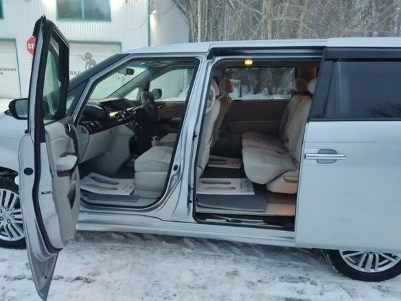 2004 Honda Elysion I, серый, 1660000 рублей - вид 9