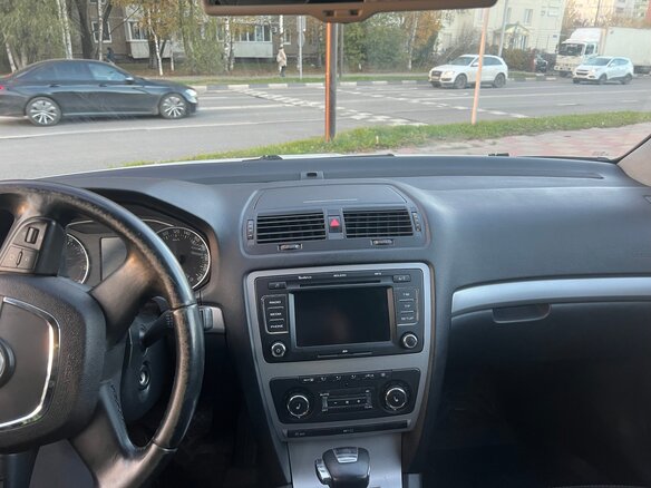 2012 Skoda Octavia II (A5) Рестайлинг, белый, 1050000 рублей - вид 28