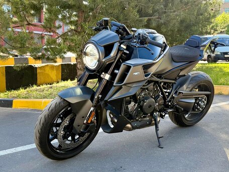 2023 KTM 1290 Super Duke R, серый, 2990000 рублей, вид 1