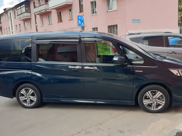 2019 Honda Stepwgn Spada V Рестайлинг, зелёный, 3150000 рублей - вид 3