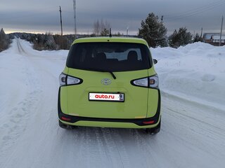 2018 Toyota Sienta II, жёлтый, 1220000 рублей, вид 4