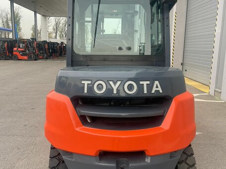 2022 Toyota Дизельные, красный, 4896842 рублей, вид 3