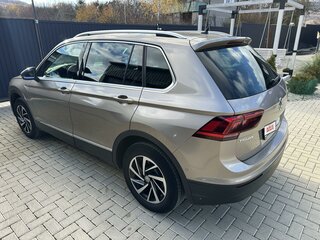 2018 Volkswagen Tiguan II, бежевый, 3000000 рублей, вид 5