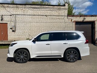 2020 Lexus LX 570 III Рестайлинг 2, белый, 9800000 рублей, вид 4