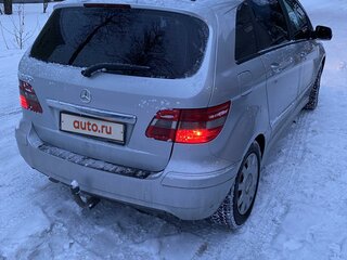 2009 Mercedes-Benz B-Класс 180 I (W245) Рестайлинг, серебристый, 700000 рублей, вид 3