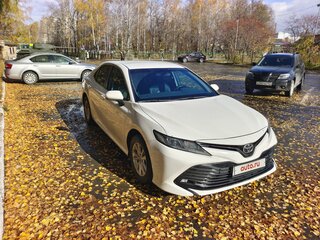 2020 Toyota Camry VIII (XV70), белый, 2500000 рублей, вид 1
