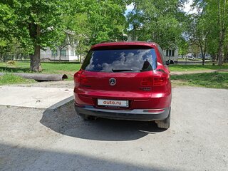 2011 Volkswagen Tiguan I Рестайлинг, красный, 870000 рублей, вид 5