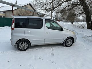 2003 Toyota FunCargo, серый, 500000 рублей, вид 4