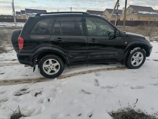 2002 Toyota RAV4 II (XA20), чёрный, 850000 рублей, вид 4