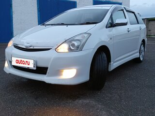 2005 Toyota Wish I Рестайлинг, белый, 900000 рублей, вид 1