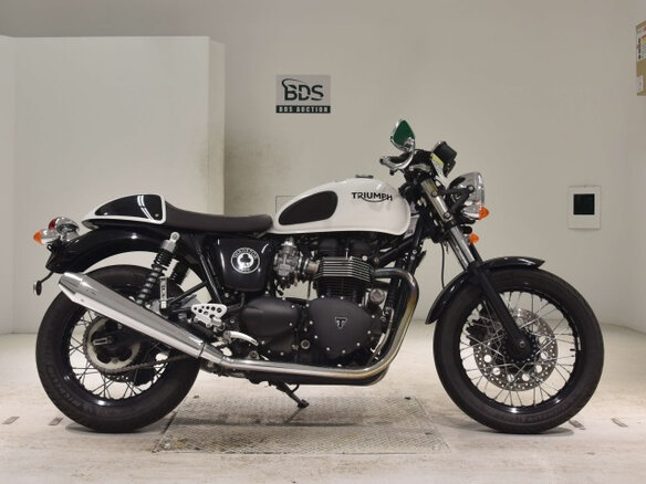 2016 Triumph Thruxton, белый, 1100000 рублей