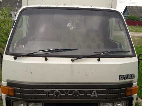 1992 Toyota Dyna, белый, 840000 рублей, вид 2