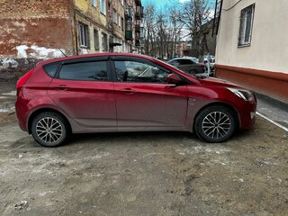 2015 Hyundai Solaris I Рестайлинг, красный, 1050000 рублей, вид 2